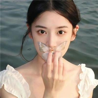 龙仁微风 海报