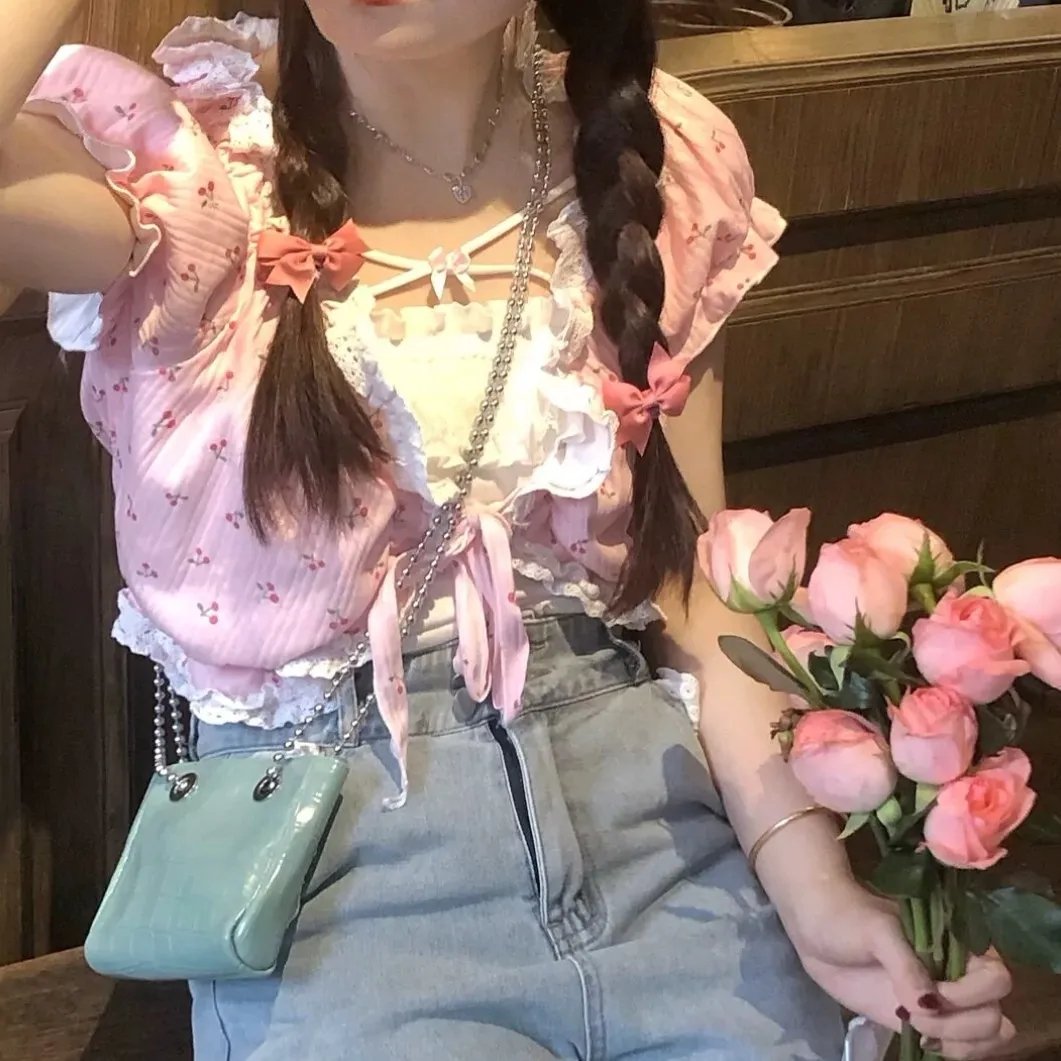 樱花灯塔 海报